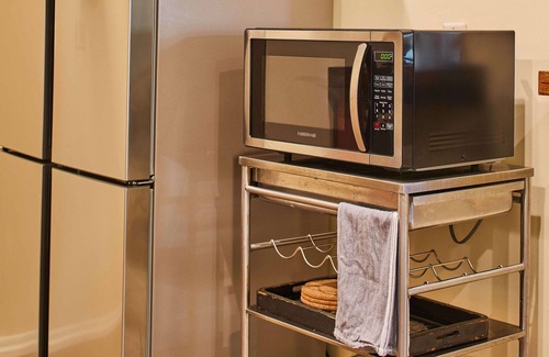 Crestline Heights Apartment | Apt5 Edenbrae- Perfect -best Retreat in Bhm
