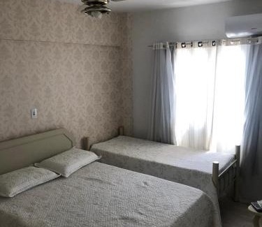Andorinha Apartment | Apto 3 dorm completo - 100m Praia - Meia Praia