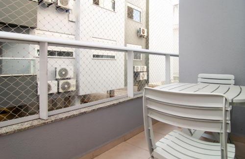 Ingleses Centro Apartment | Apto a 240m do Oceania Park nos Ingleses NX5350