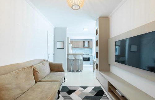 Itacolomi Apartment | Apto a 500m da PRAIA com SACADA com CHURRASQUEIRA, WI-FI, PISCINA, PORTARIA 24h e vaga de GARAGEM