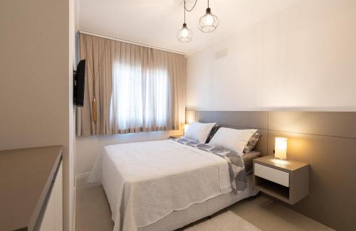 Itacolomi Apartment | Apto a 500m da PRAIA com SACADA com CHURRASQUEIRA, WI-FI, PISCINA, PORTARIA 24h e vaga de GARAGEM