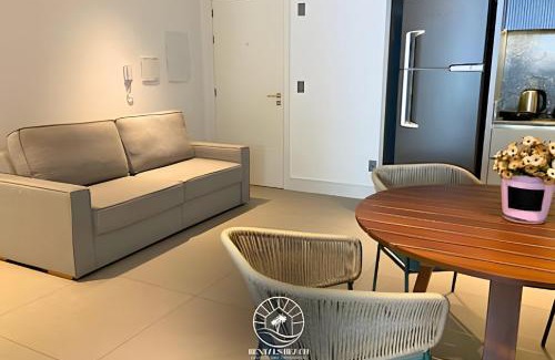 Torres Apartment | Apto alto padrão Torres-RS - menos de 150mts do mar - Piscina - Ar condicionado sala e quartos - Smart Tv - Wifi - Pátio privativo - Varanda com churrasqueira - Garagem para 02 carros - Aceita Pet
