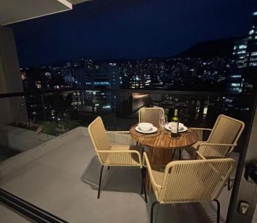 Patio Bonito Apartment | Apto Bonito Poblado