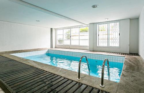 Jurere Apartment | Apto c/piscina a 250m da praia de Jurerê AYA201