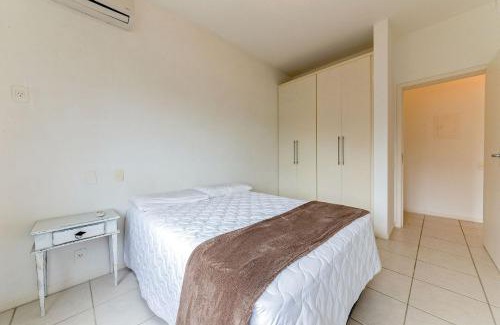 Jurere Apartment | Apto c/piscina a 250m da praia de Jurerê AYA201