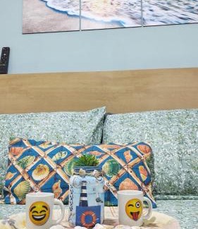Umuarama Apartment | Apto Centro Ubatuba com Varanda Gourmet, Suíte e Piscina