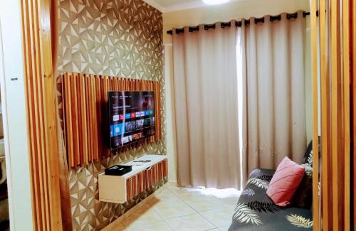 Mirim Apartment | Apto Com Sacada e Ar Condicionado a 2 minutos da Praia