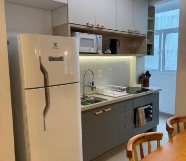 Aparecida Apartment | Apto com vaga na garagem, frente praia, tudo perto