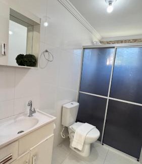 Piratuba Apartment | Apto das Orquídeas- 3 Quartos - Apto espaçoso,confortável com 2 sacadas de frente para avenida principal!