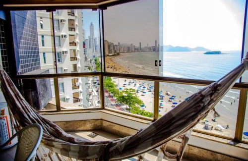 Barra Sul Apartment | Apto frente mar Bal Camboriu pé na areia churrasqueira carvao na sacada fantástica e encantadora vista mar