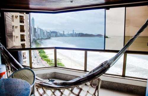 Barra Sul Apartment | Apto frente mar Bal Camboriu pé na areia churrasqueira carvao na sacada fantástica e encantadora vista mar