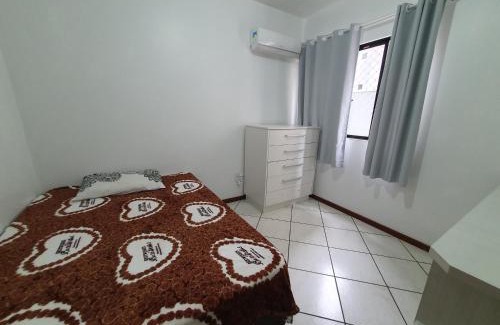 Andorinha Apartment | Apto Itapema 130m do mar com roupa de cama e toalhas