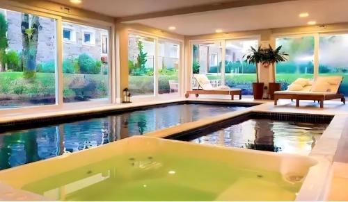 Carniel Apartment | Apto Lindo e Completo com piscina e jacuzzi