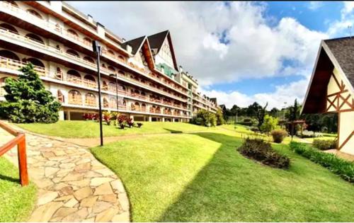 Vila Poran Apartment | Apto luxuoso! Alto Capivari, Campos do Jordão.