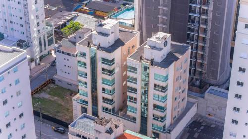 Castelo Branco Apartment | Apto moderno e equipado Itapema PF2379
