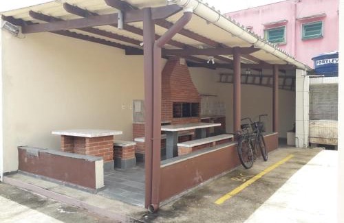 Centro Apartment | Apto no Centro de Bertioga, próx a Praia da Enseada e da Balsa com acesso a Prainha Branca, Acomoda até 6 pessoas