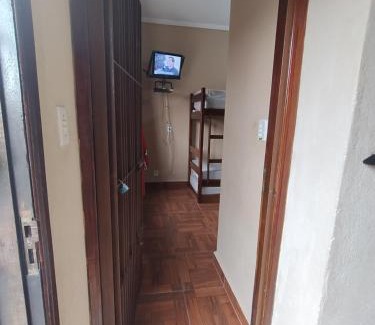 Centro Apartment | Apto no Centro de Bertioga, próx a Praia da Enseada e da Balsa com acesso a Prainha Branca, Acomoda até 6 pessoas