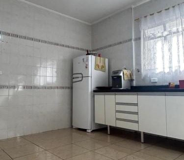 Pitangueiras Apartment | Apto Pitangueiras Enorme 150m2, 200m da praia, vista, 2 vagas carro, piscina, servico praia, 3 quartos com ar condicionado e 3 banheiros