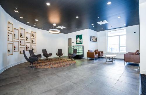 Iqaluit Hotel | Aqsarniit Hotel and Conference Centre