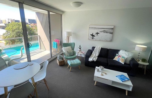 Newcastle Apartment | AQUA 306 POOLSIDE Luxury Apartment , Honeysuckle, NEWCASTLE FREE Parking