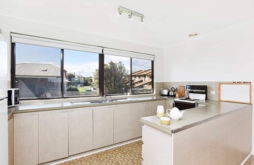 Port Elliot House | Aqua Bella - Unit 4/2 Hutton St-Wi-Fi - Oceanviews