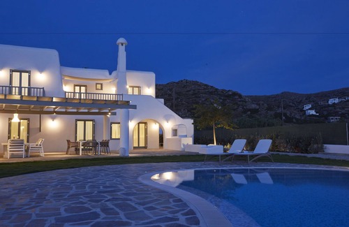 Maragas Villa | Aqua Breeze Villas Naxos