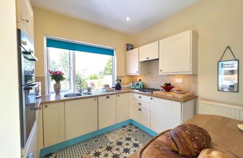 Combe Martin House | Aqua Cottage