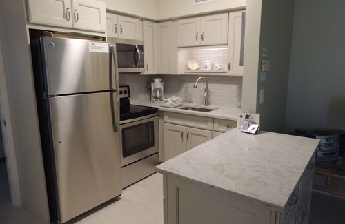 Pompano Beach Apartment | Aqua Mar Condos