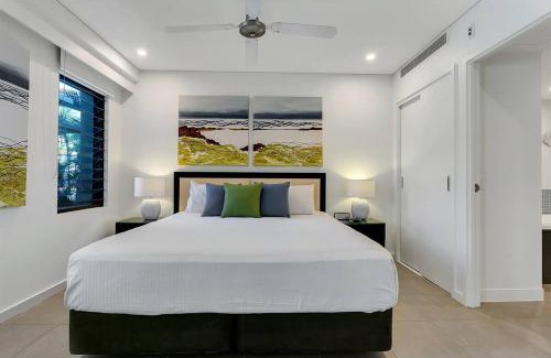 Port Douglas Apartment | 'Aqua Oasis' Swim-out Resort Sanctuary