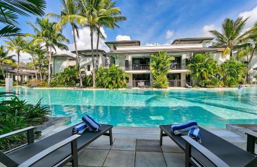 Port Douglas Apartment | 'Aqua Oasis' Swim-out Resort Sanctuary