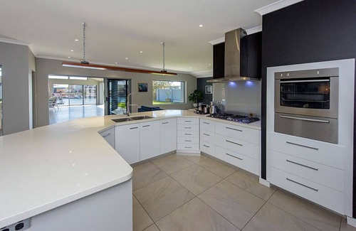 Geographe House | Aqua Tides- Family Home with Pool