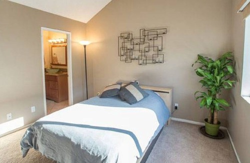 Canyon Country Condo | Aqua view