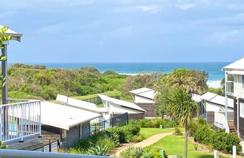 Caves Beach Villa | Aqua Villa at Caves Beach Villas