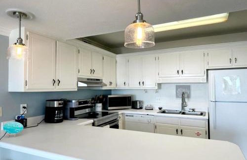 Fort Walton Beach Apartment | Aqua Villa Condo 204 Beachfront