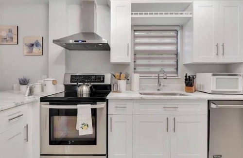 Tallahassee House | Aqua Vista Getaway