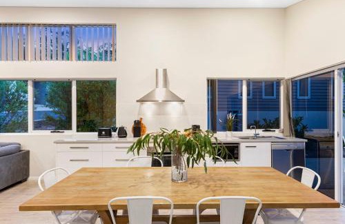 Dunsborough House | Aqua21 @ Cape Villas Dunsborough