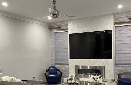 Pembroke Pines House | Aqualux a Cozy family pool home located in South Florida.