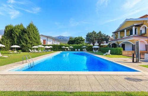 Feriolo Apartment | Aquarama - By Impero House