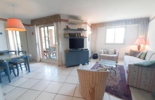 Theoule-sur-Mer Apartment | Aquarella