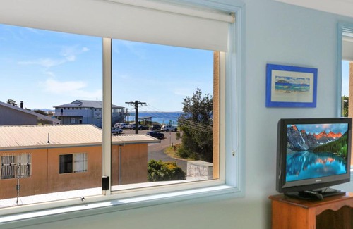 Hawks Nest Apartment | Aquarius Apartment 7