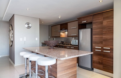 Bloubergstrand Apartment | Aquarius Luxury Suites