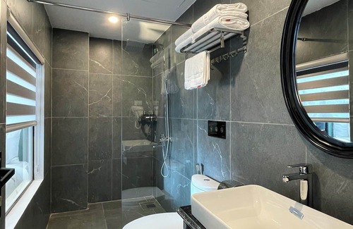 Old Quarter Hotel | Aquarius Premium Hotel