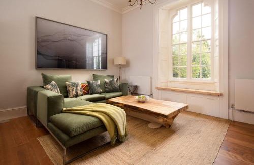 Richmond House | Aquarius Rising