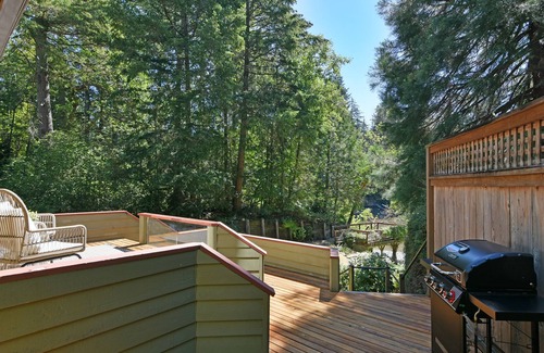 Bainbridge Island House | AquaVista Enclave | Enchanting Waterfront Retreat w/ Breathtaking Views