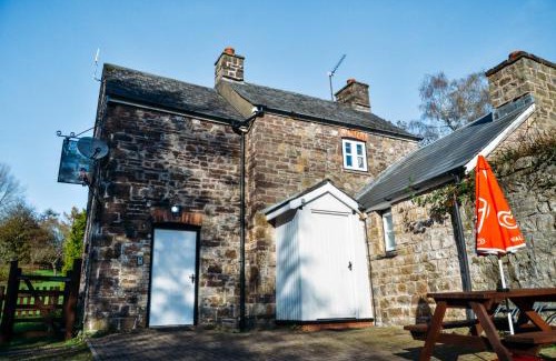 Llanvair Kilgeddin House | Aqueduct Cottage