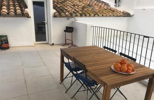 Burriana House | "Aqui se vive bien"