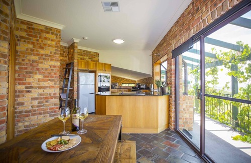 Mount View House | Aquila - 4 bedroom home with amazing valley views and swimming pool