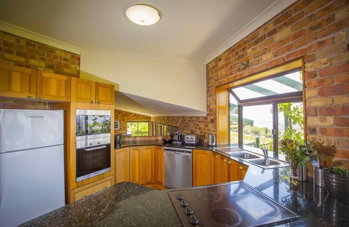 Mount View House | Aquila - 4 bedroom home with amazing valley views and swimming pool