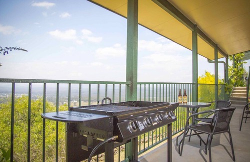 Mount View House | Aquila - 4 bedroom home with amazing valley views and swimming pool