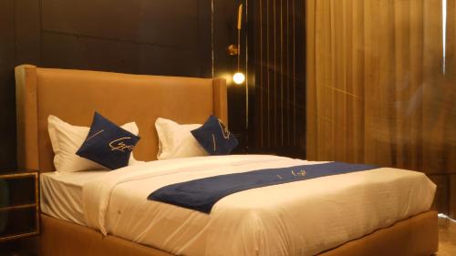 Noida Hotel | Aquila Grand Suites - Noida Sector 136